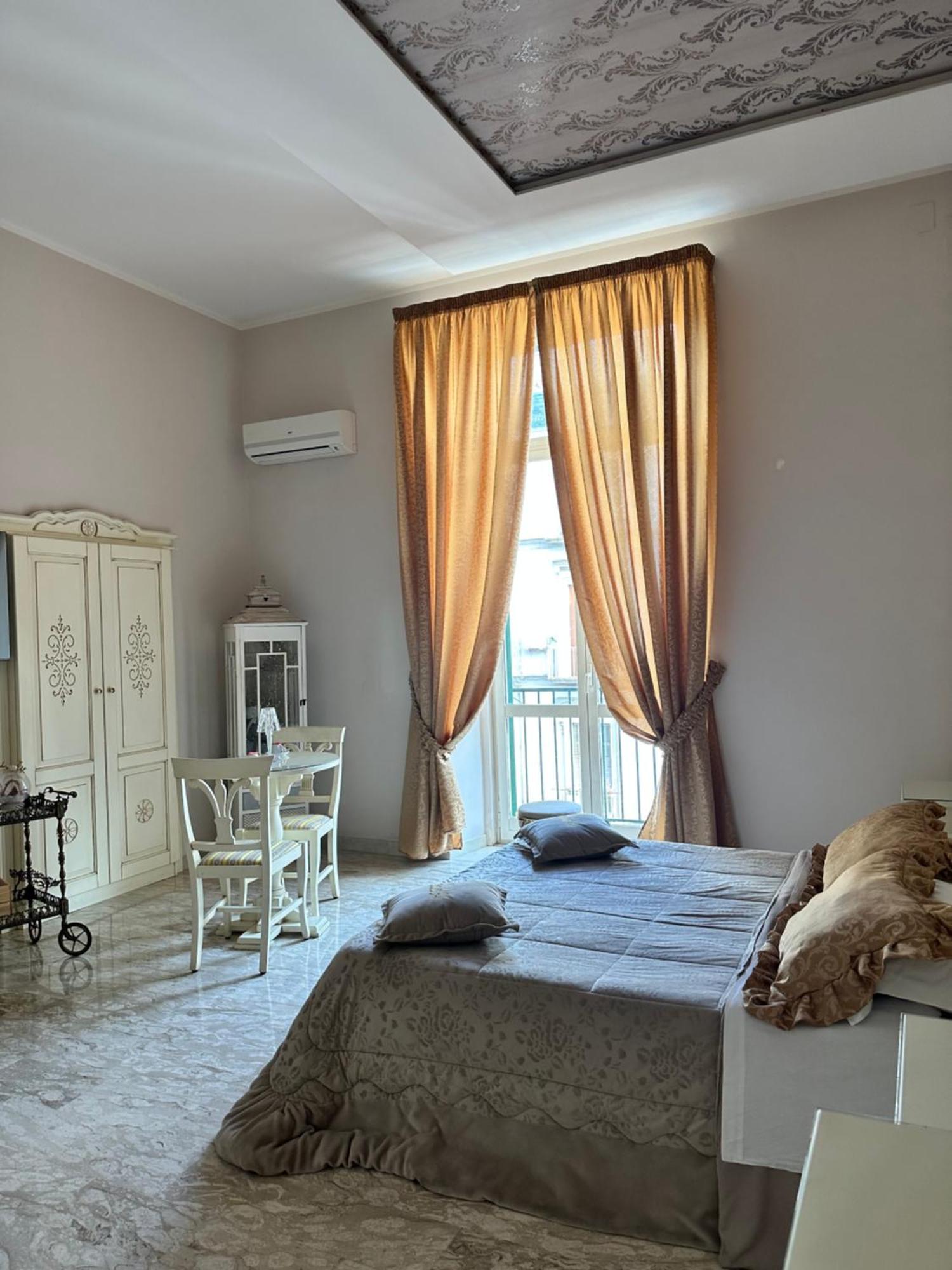 Gold94 Bed and Breakfast Νάπολη Εξωτερικό φωτογραφία